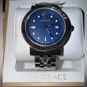 V-Classic 42MM Stainless Steel Watch Navy & Silver w/ tags & plastic brand new